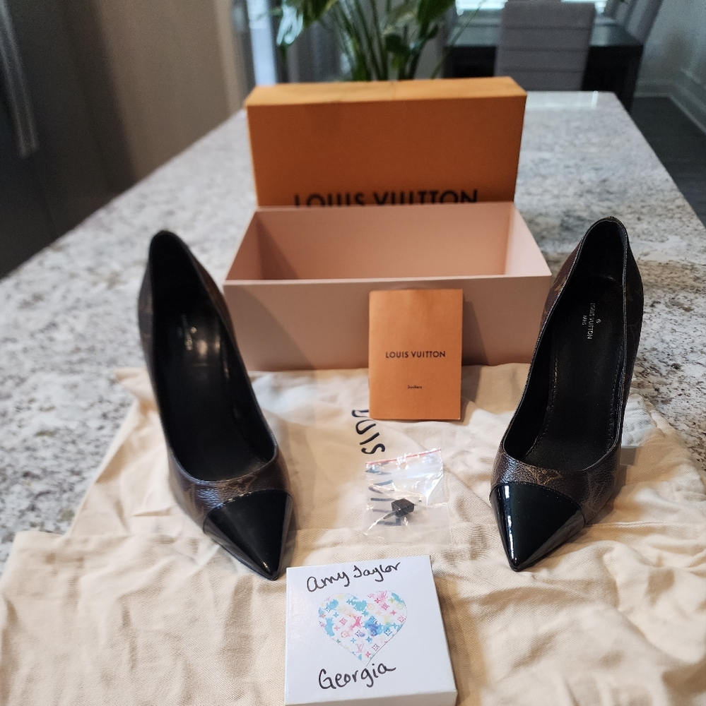 Authentic Louis Vuitton Soulier Pumps